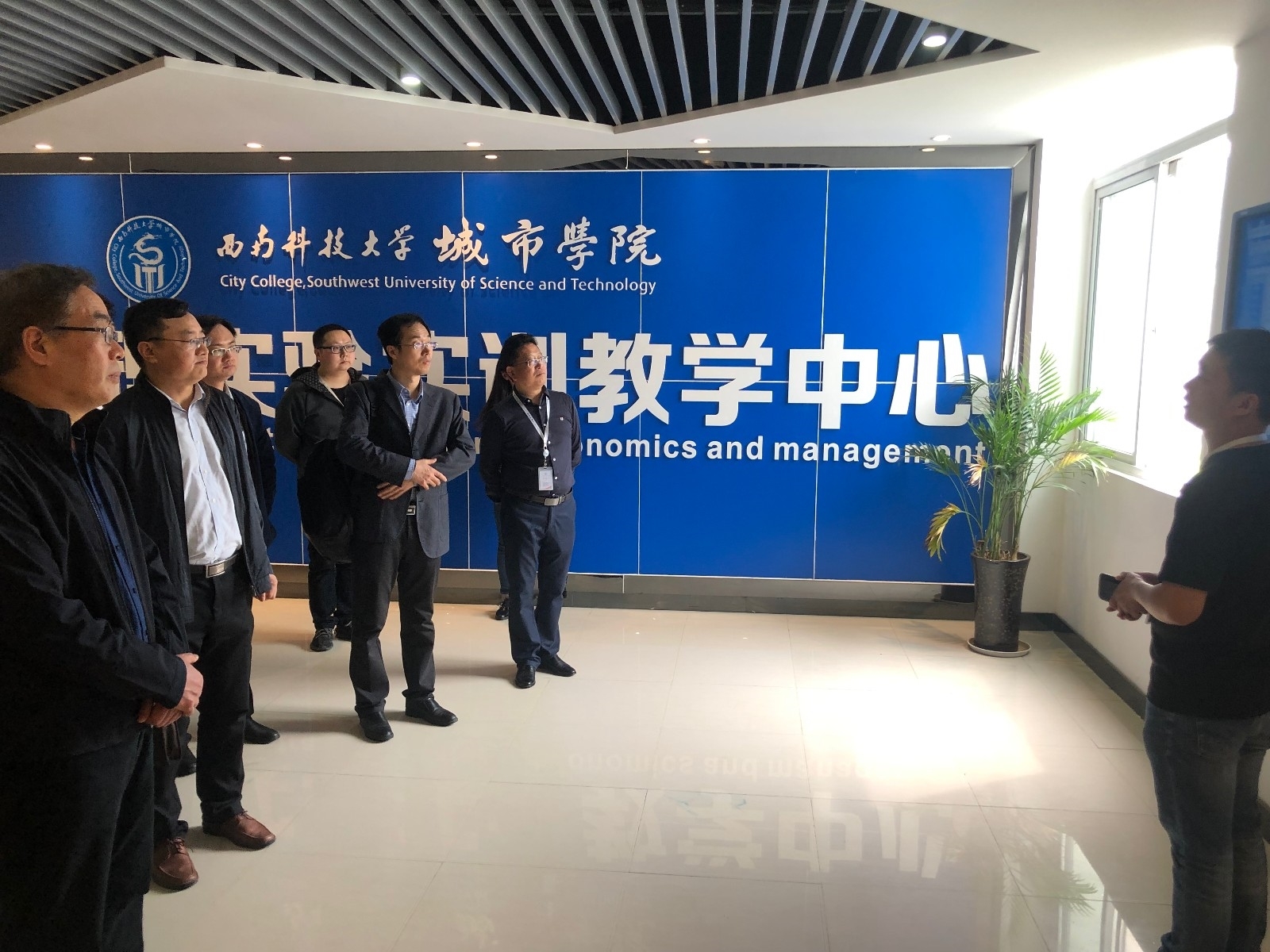 8a8d3cf24034451a783301ed1c6ed14.jpg 8a8d3cf24034451a783301ed1c6ed14.jpg